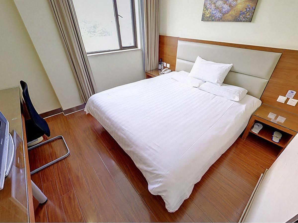 Hanting Express Shanghai Lujiazui Minsheng Road Ngoại thất bức ảnh